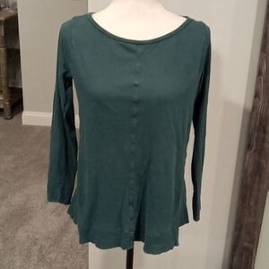 Loft green long sleeve tunic/tee with side slits. Size S but fits like a M